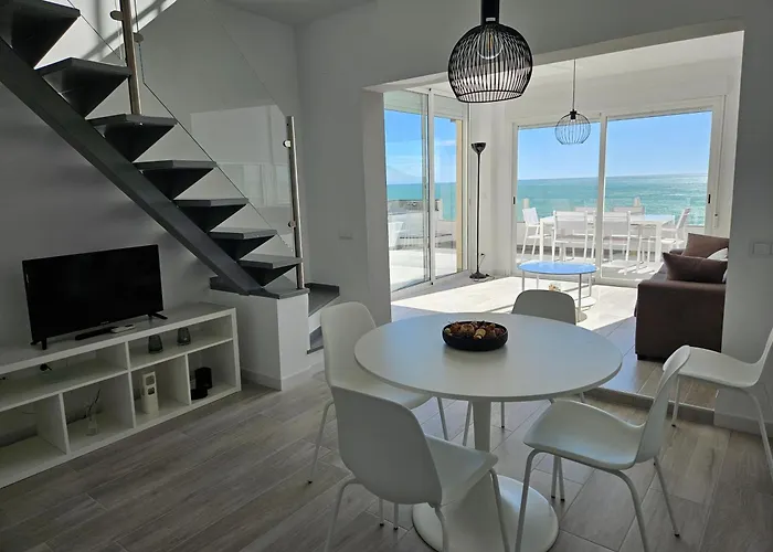 Fantastico Duplex Con Vistas Impresionantes Al Mar