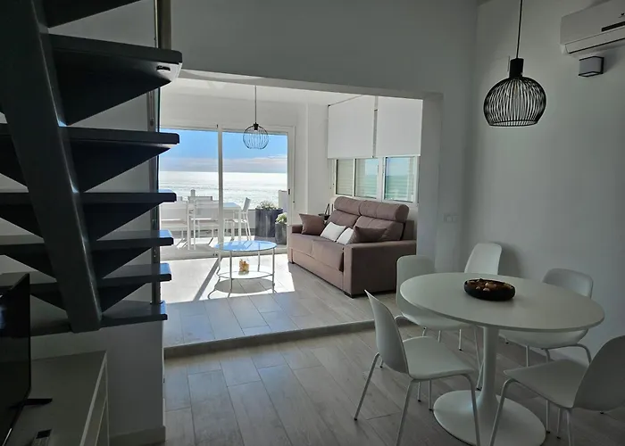 Fantastico Duplex Con Vistas Impresionantes Al Mar