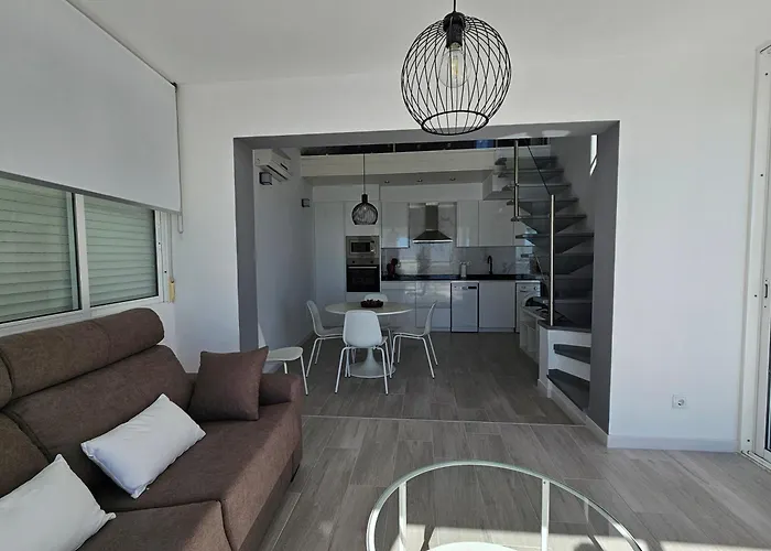 Fantastico Duplex Con Vistas Impresionantes Al Mar