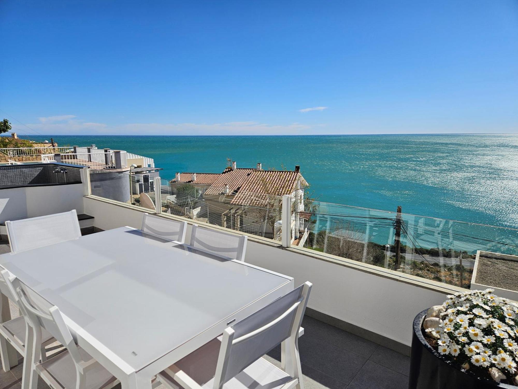 Fantastico Duplex Con Vistas Impresionantes Al Mar