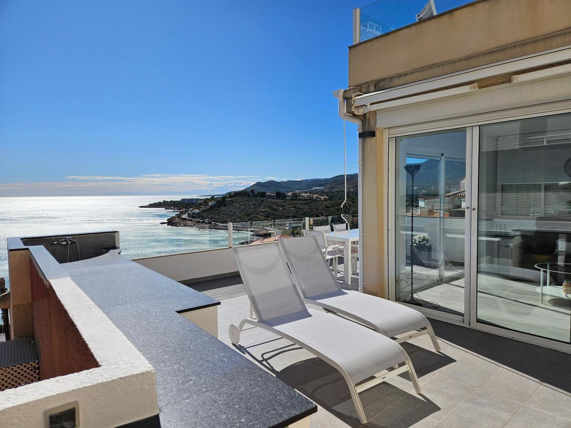 Fantastico Duplex Con Vistas Impresionantes Al Mar